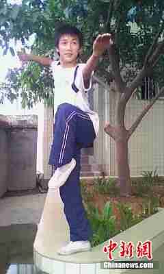 
张成强。(受访者供图)近三年的表演生涯后，张成强只身一人来到大名鼎鼎的横店影视